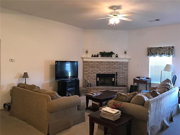 4th image of 867 Fairview Dr