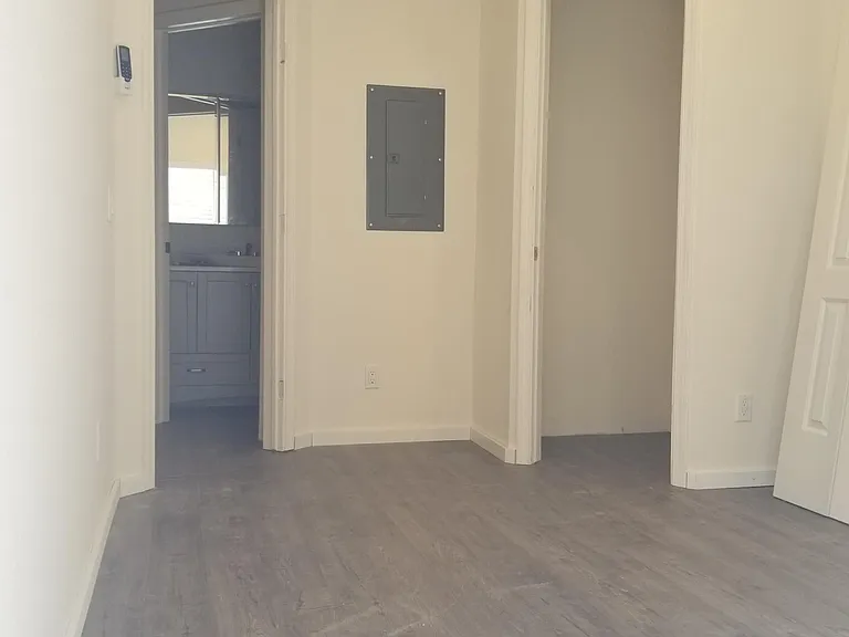406 S Laurel St — Photo 25