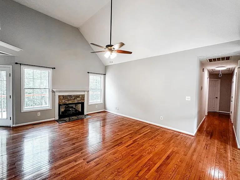 6410 Janton Way — Photo 7