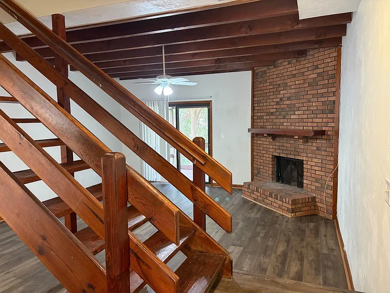 2 bed, 2.5 bath, 1252 sqft, $1,400 — Photo 2