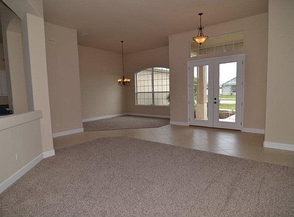 4th image of 25 Lewis Dr