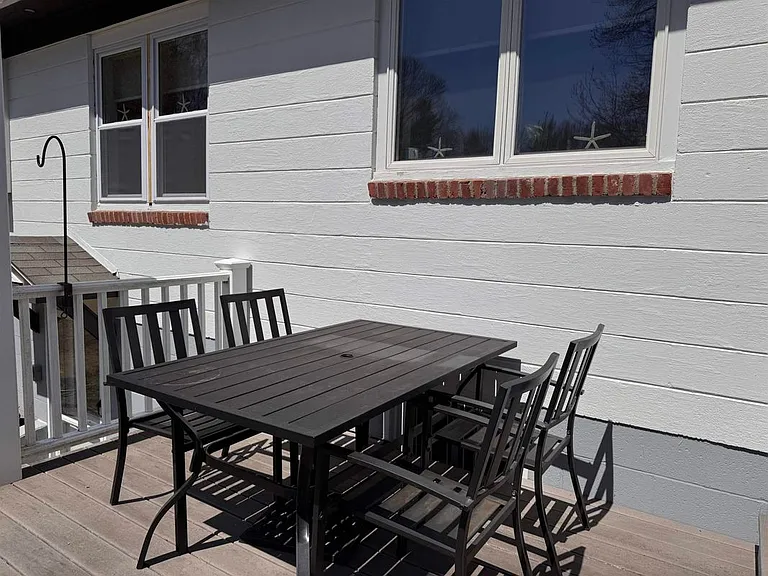 40 Elwyn Rd — Photo 17