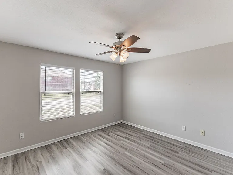163 Sedgewick Dr — Photo 13