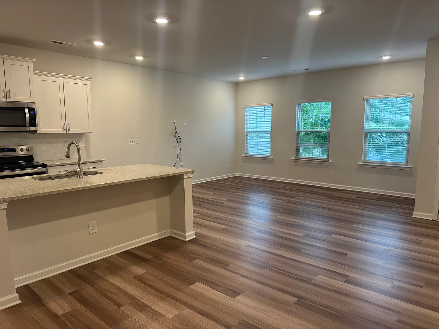 4 bed, 3.5 bath, 2257 sqft, $2,450 — Photo 4