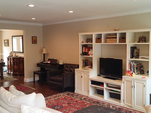 Main floor at entrance