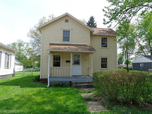 1st image of 214 E 6th St