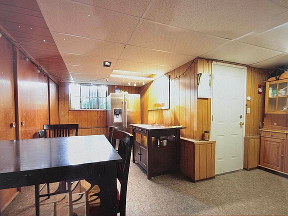 3rd image of 8356 Elliott St