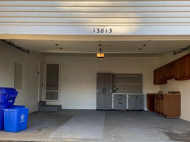13813 Mustang Hill Ln — Photo 22