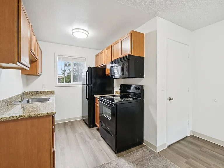 Heather Ridge Apartments — Photo 22