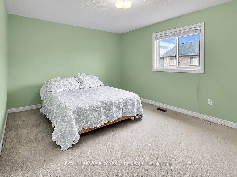 15 Ridgemore Cres — Photo 10