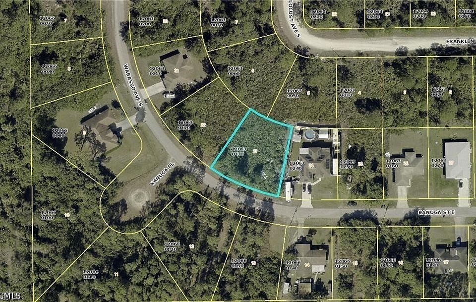 2nd image of 905 Kanuga St E