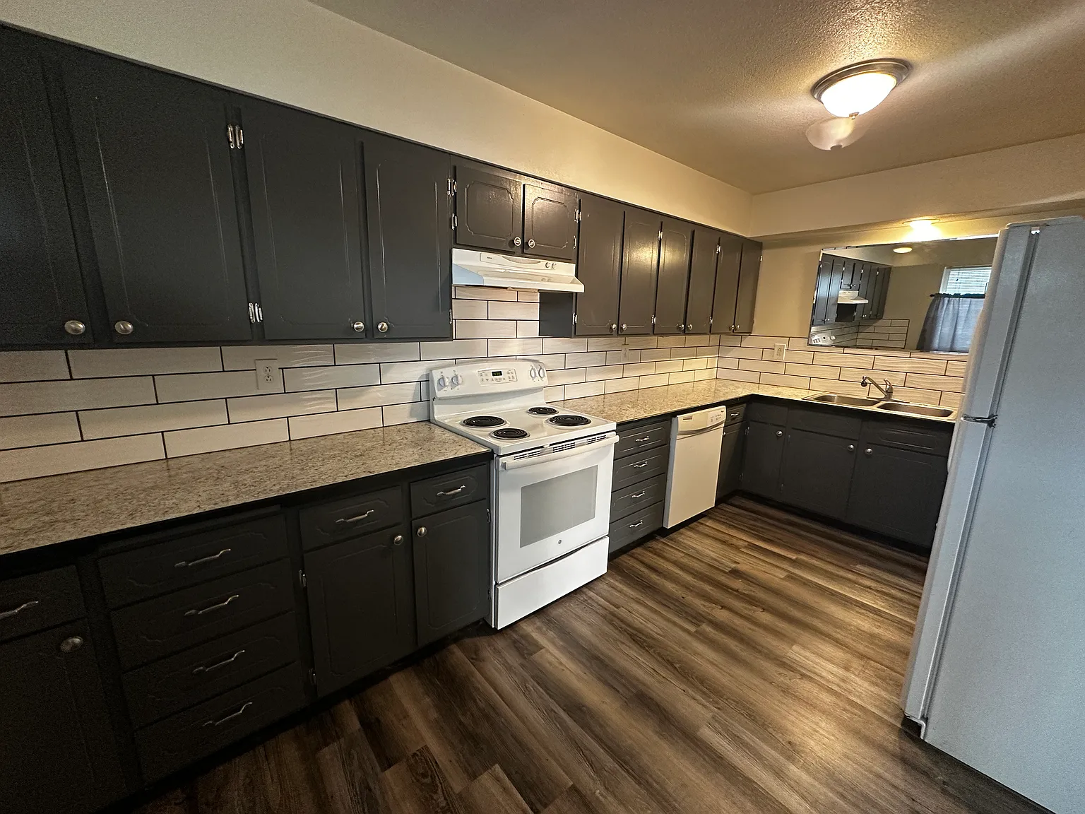 2 bed, 960 sqft, $1,500 — Photo 4