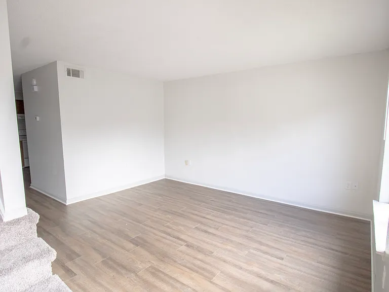 251 Knight Dr #10-1 — Photo 2