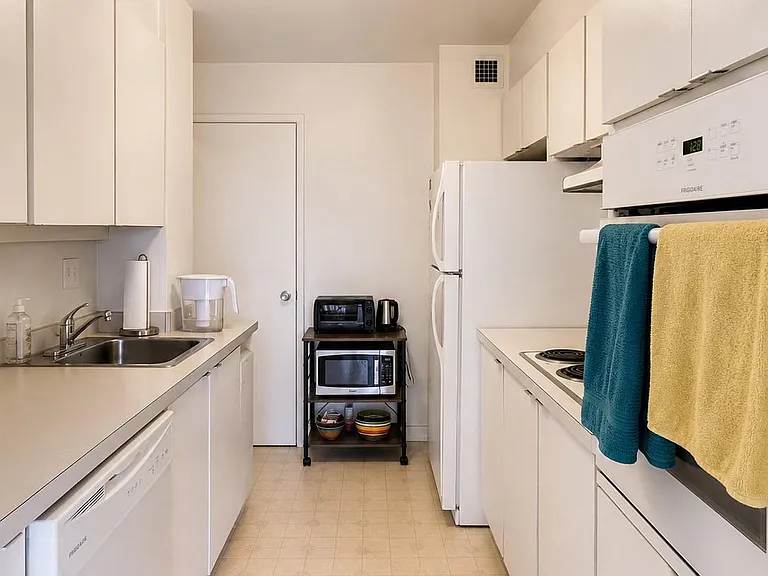 224 W Rittenhouse Sq #30-401 — Photo 5