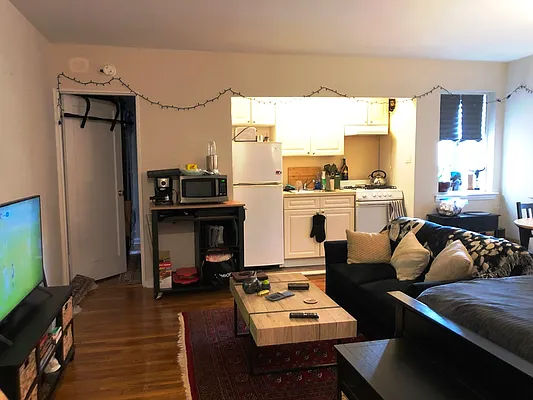 Rented by Prime Realty | media 25