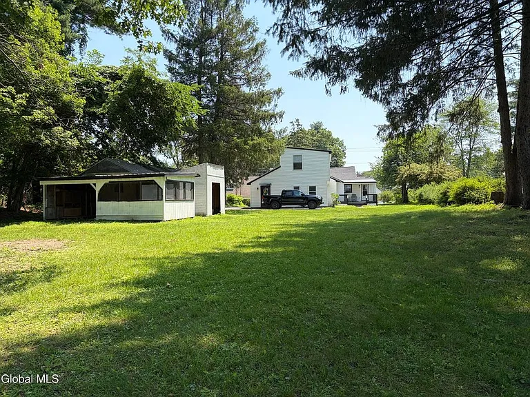 905 Balltown Rd — Photo 2