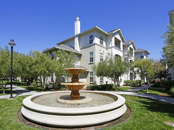 3rd image of 3612 Flora Vista Ave APT 150