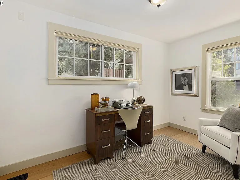 116 SE 72nd Ave — Photo 4