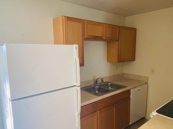5th image of 12 W Southampton Ave