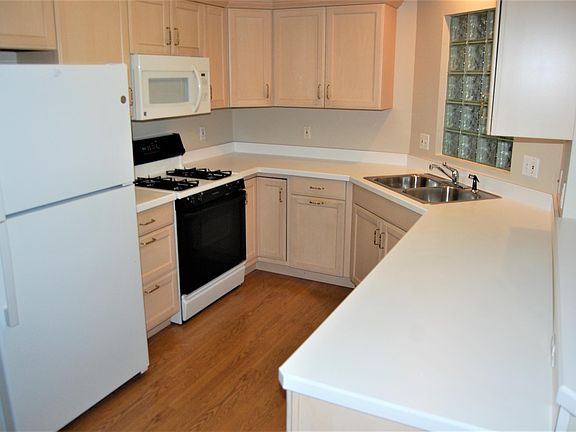 5th image of 2710 Georgetowne Dr Unit A-1