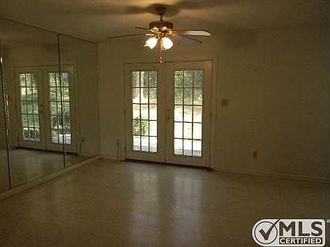 2nd image of 2042 Doomar Dr #2