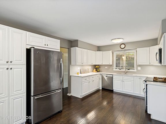 3rd image of 1404 S Chestnut Dr
