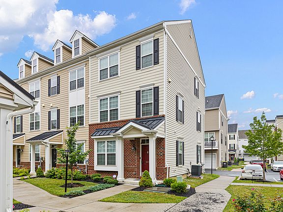 4th image of 624 McComb Pl