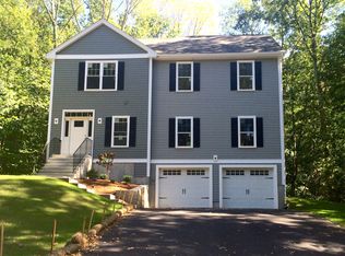 90 Greene St, Hopedale, MA 01747