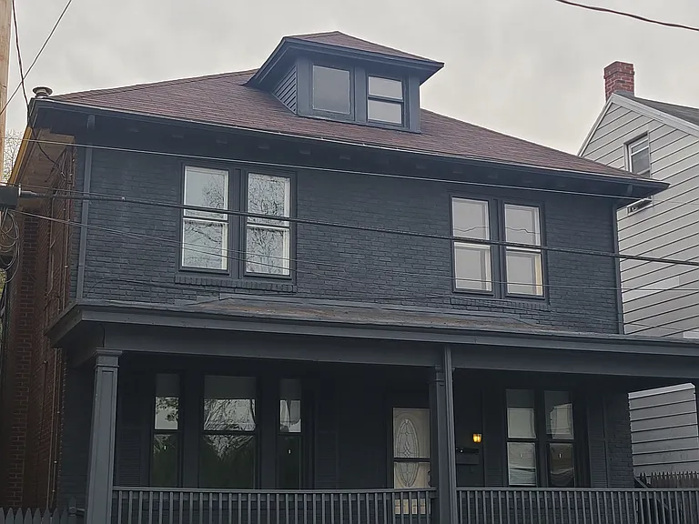 703 W Race St — Photo 1