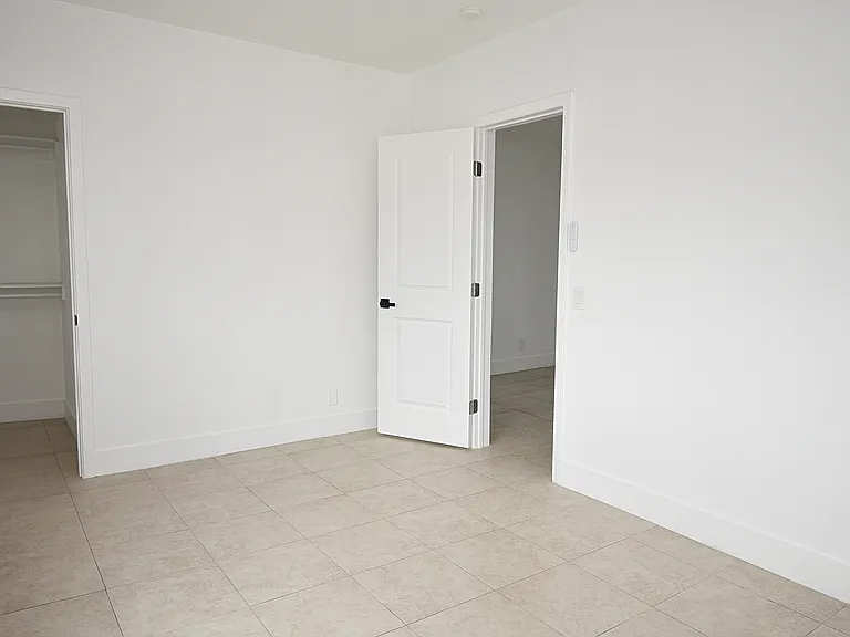2096 Franklin Ave #A — Photo 26