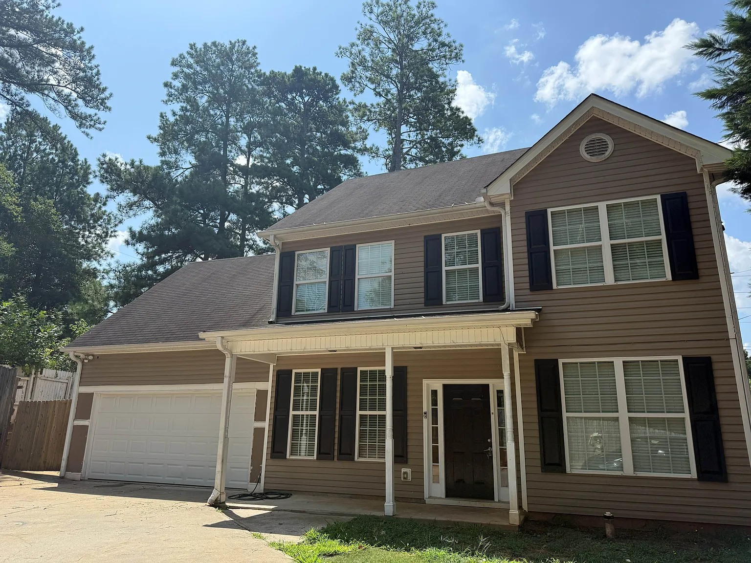 4 bed, 2300 sqft, $2,550 — Photo 3