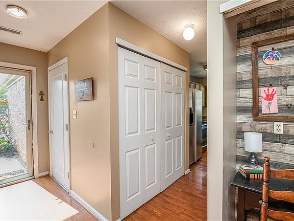 3rd image of 8188 Wade Hill Ct