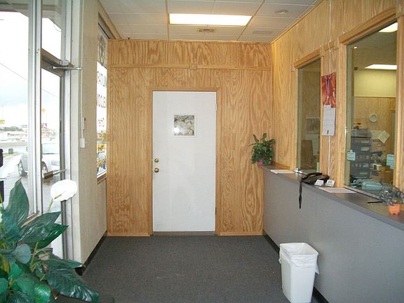 3rd image of 3912 S General Bruce Dr