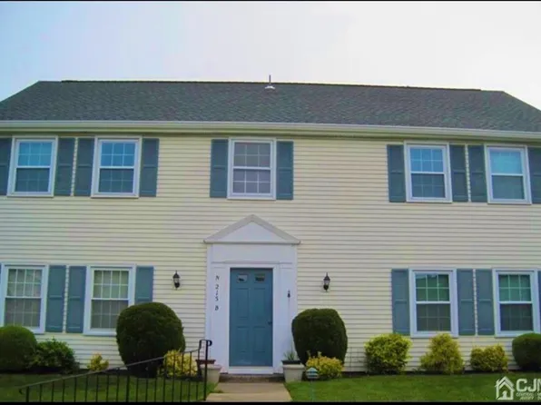 215 N Mayflower Way, Monroe Township, NJ 08831