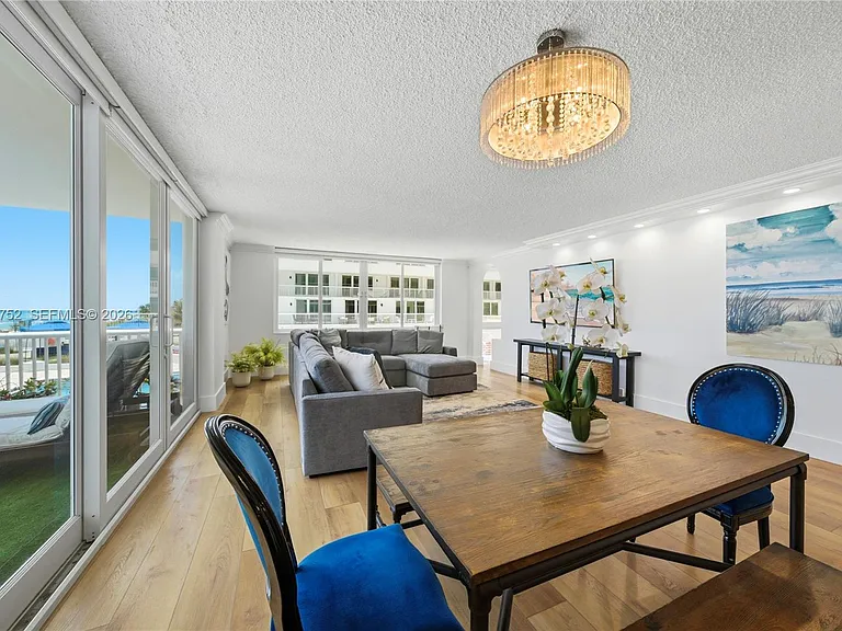 5401 Collins Ave #102 — Photo 4