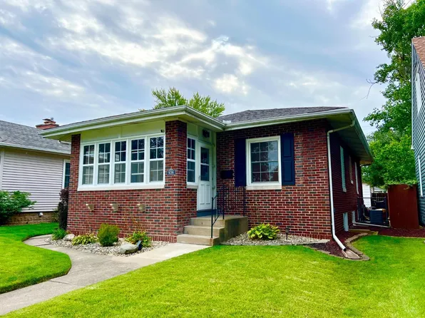936 Garfield St, Hobart, IN 46342