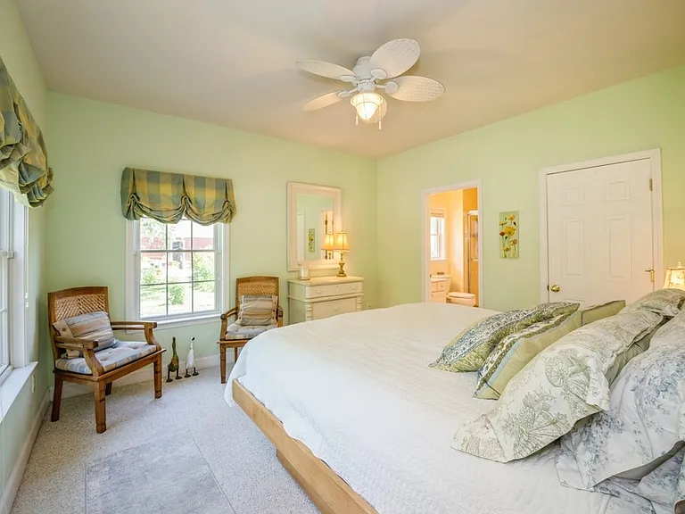 27 Lamb Ave — Photo 19