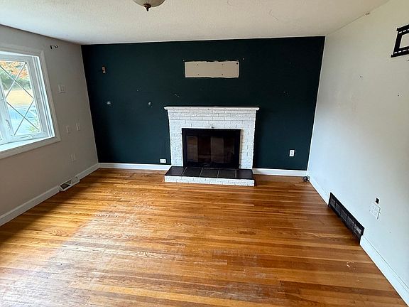 3rd image of 61 N Main St