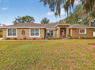 35043 Silver Oak Dr, Leesburg, FL 34788