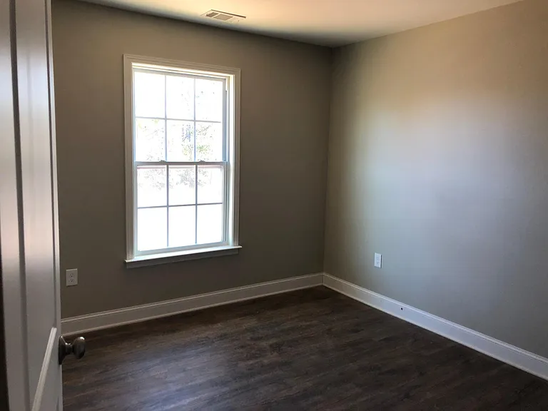 101 Dundee Ct — Photo 9