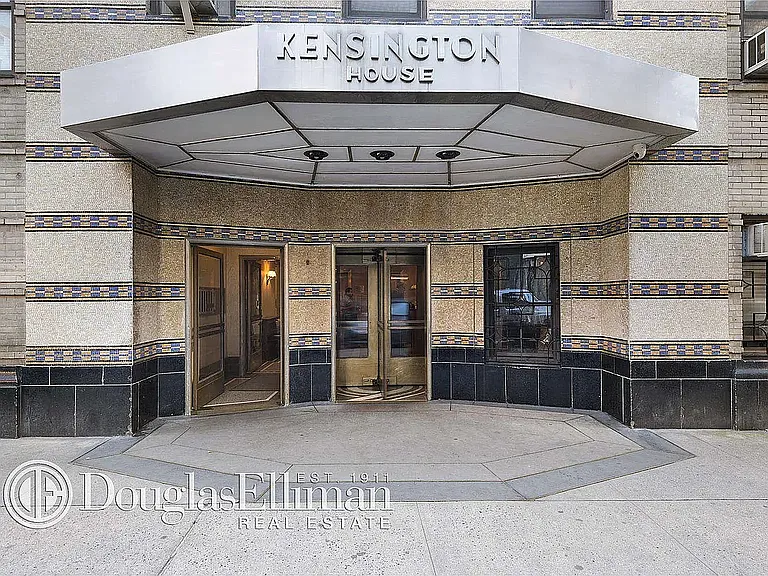 200 W 20th St #409 — Photo 3