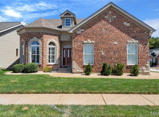 212 Natural Spring Dr, O'Fallon, MO 63366