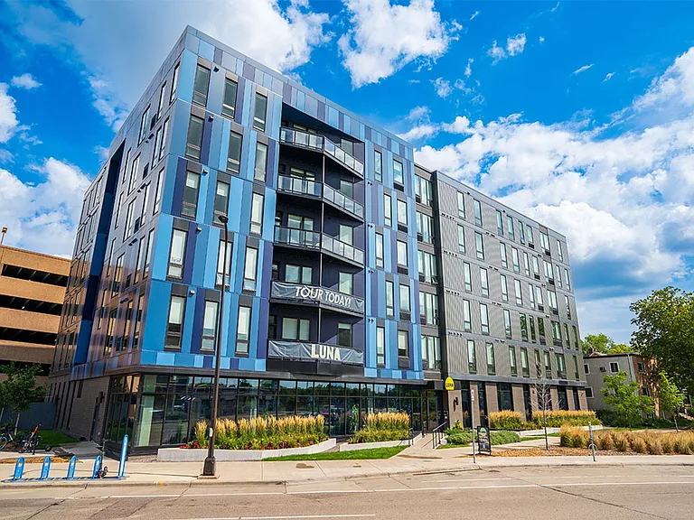 Luna Apartments — Photo 5