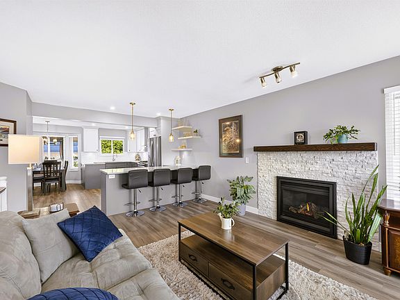 4th image of 20485 120b Ave