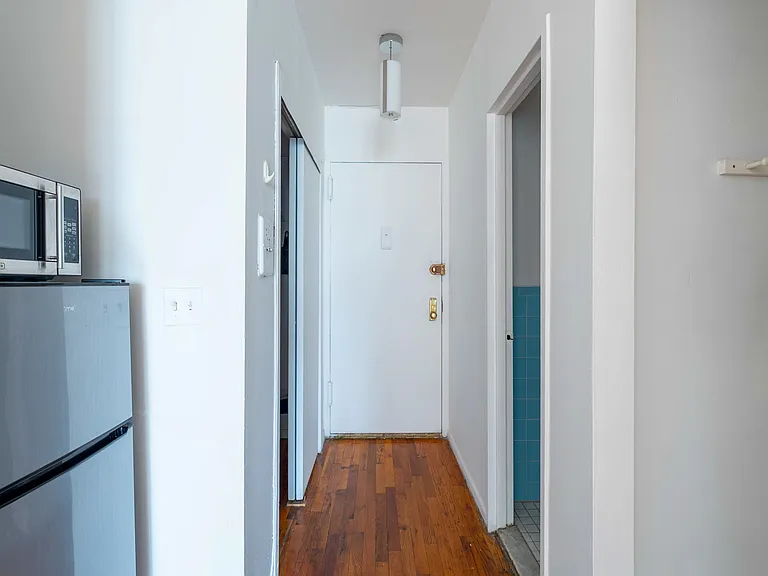 229 E 29th St #6G — Photo 8