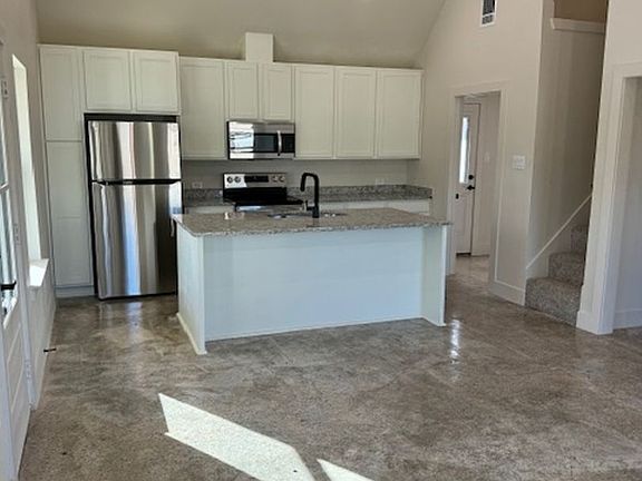 3rd image of 166 Big Horn Dr