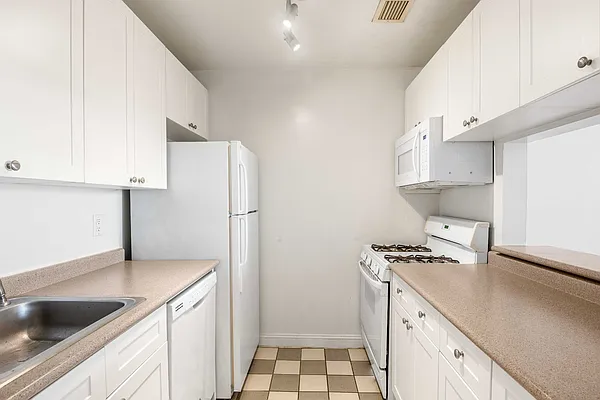 Rented by Undivided Inc | media 7