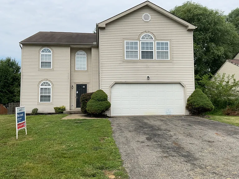 340 Evergreen Cir — Photo 1