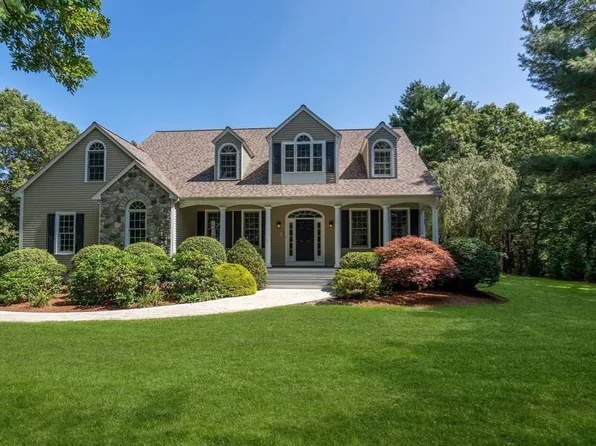 9 Alice Bradley Ln, Foxboro, MA 02035