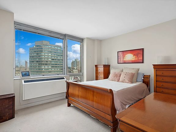 2nd image of 1965 Broadway APT 21G